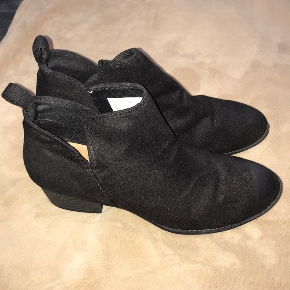 American eagle Black Suede Booties